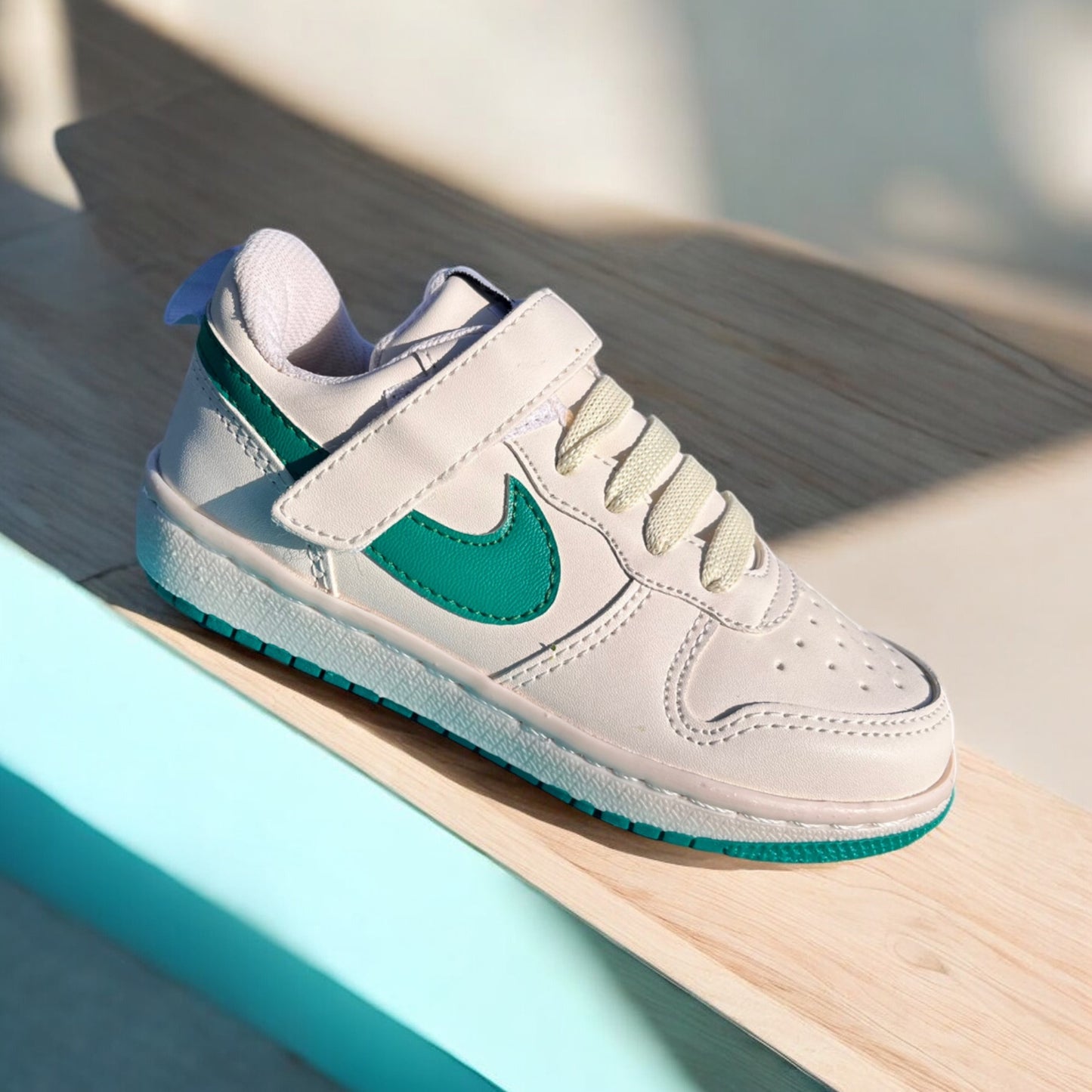 Nike Court Cream Green