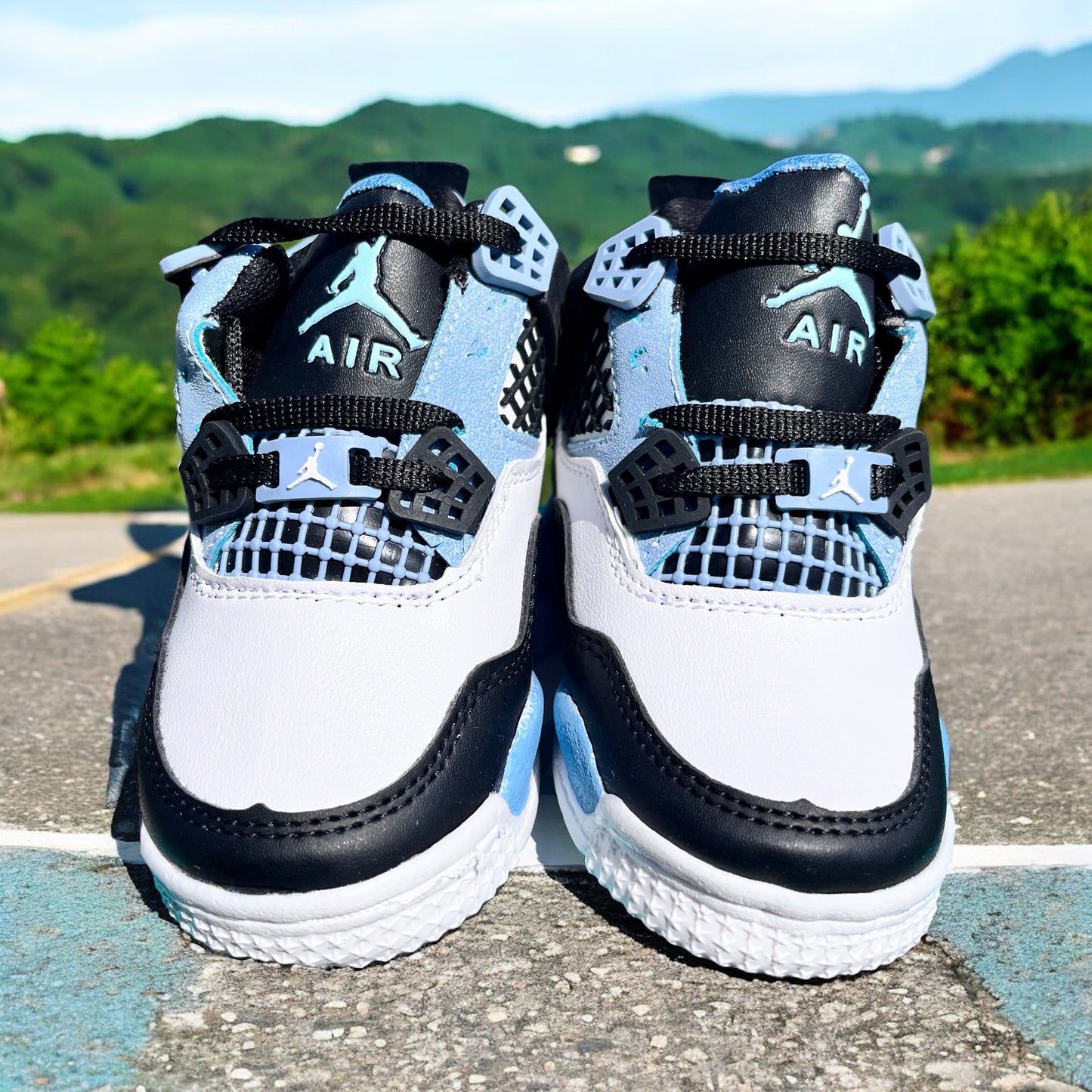 Jordan 4 Skyline