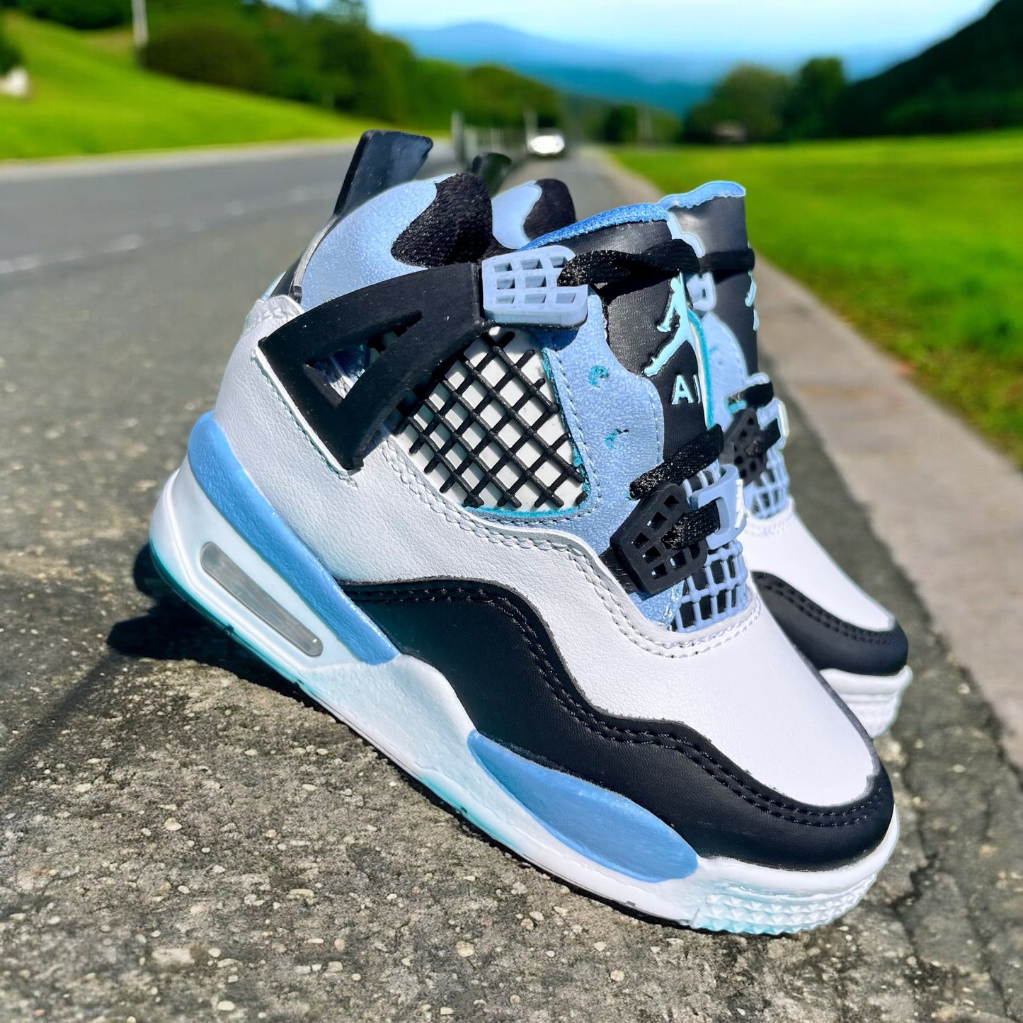 Jordan 4 Skyline