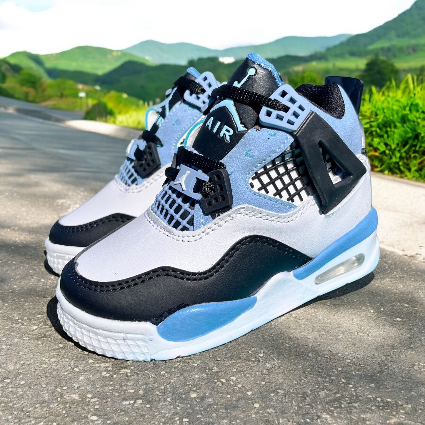 Jordan 4 Skyline