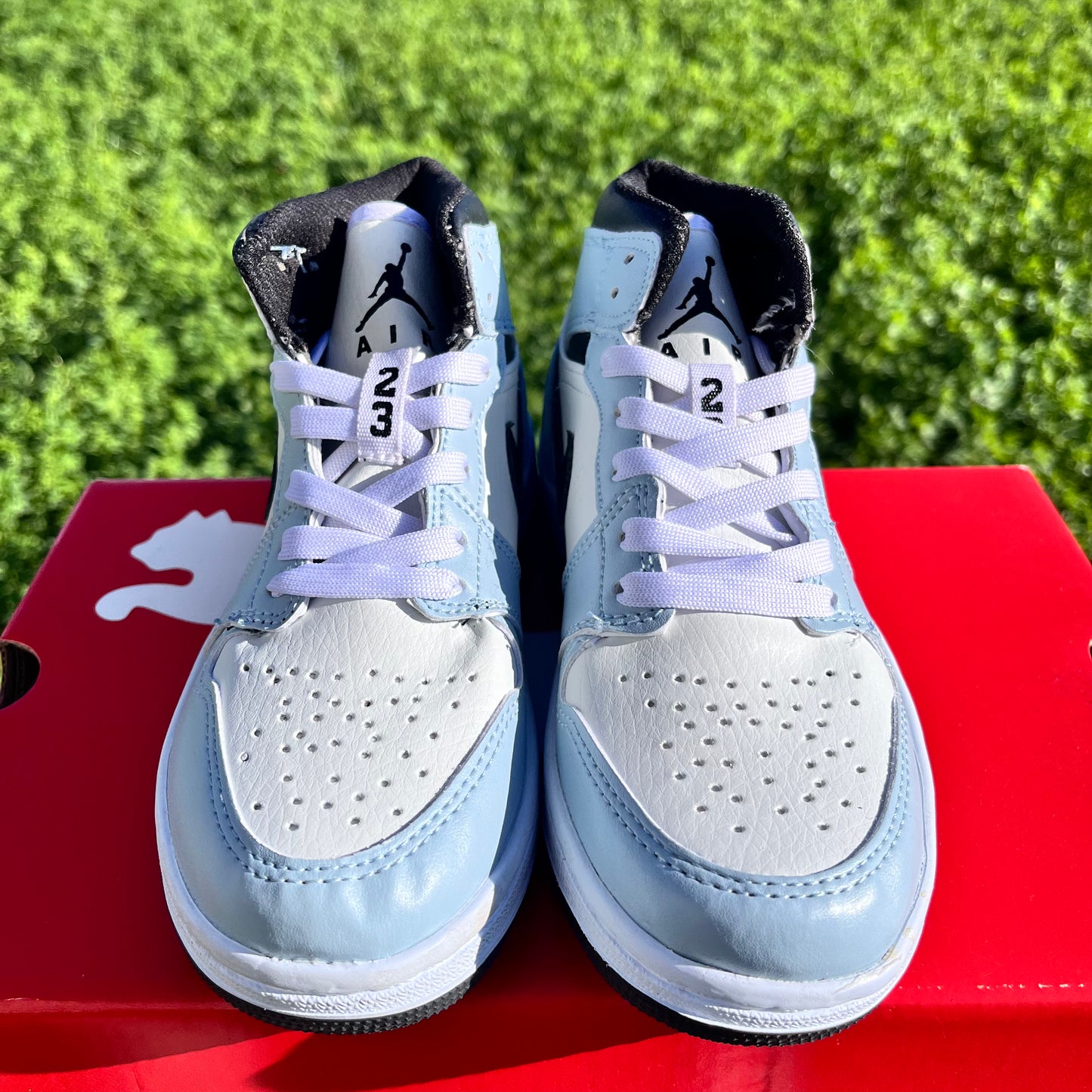 Jordan 1 High OG Sky Blue (Adult)