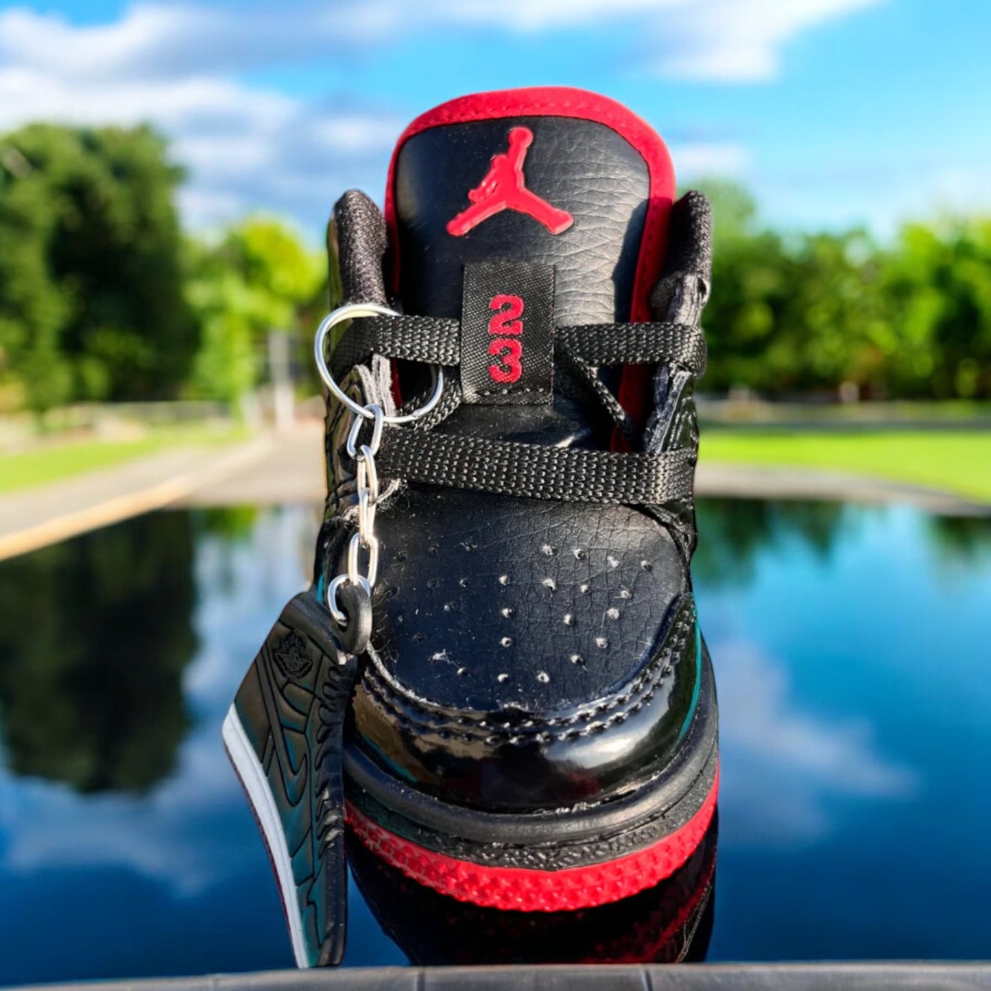 Jordan 1 Faible Noir Rouge