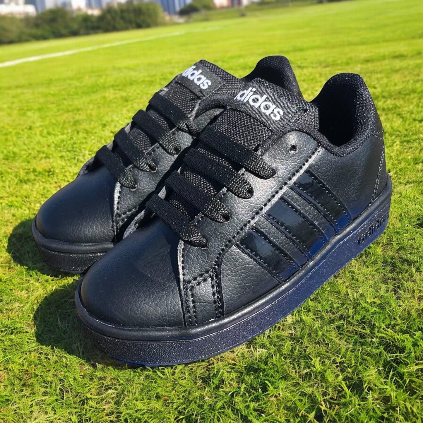 Adidas Advantage All Black